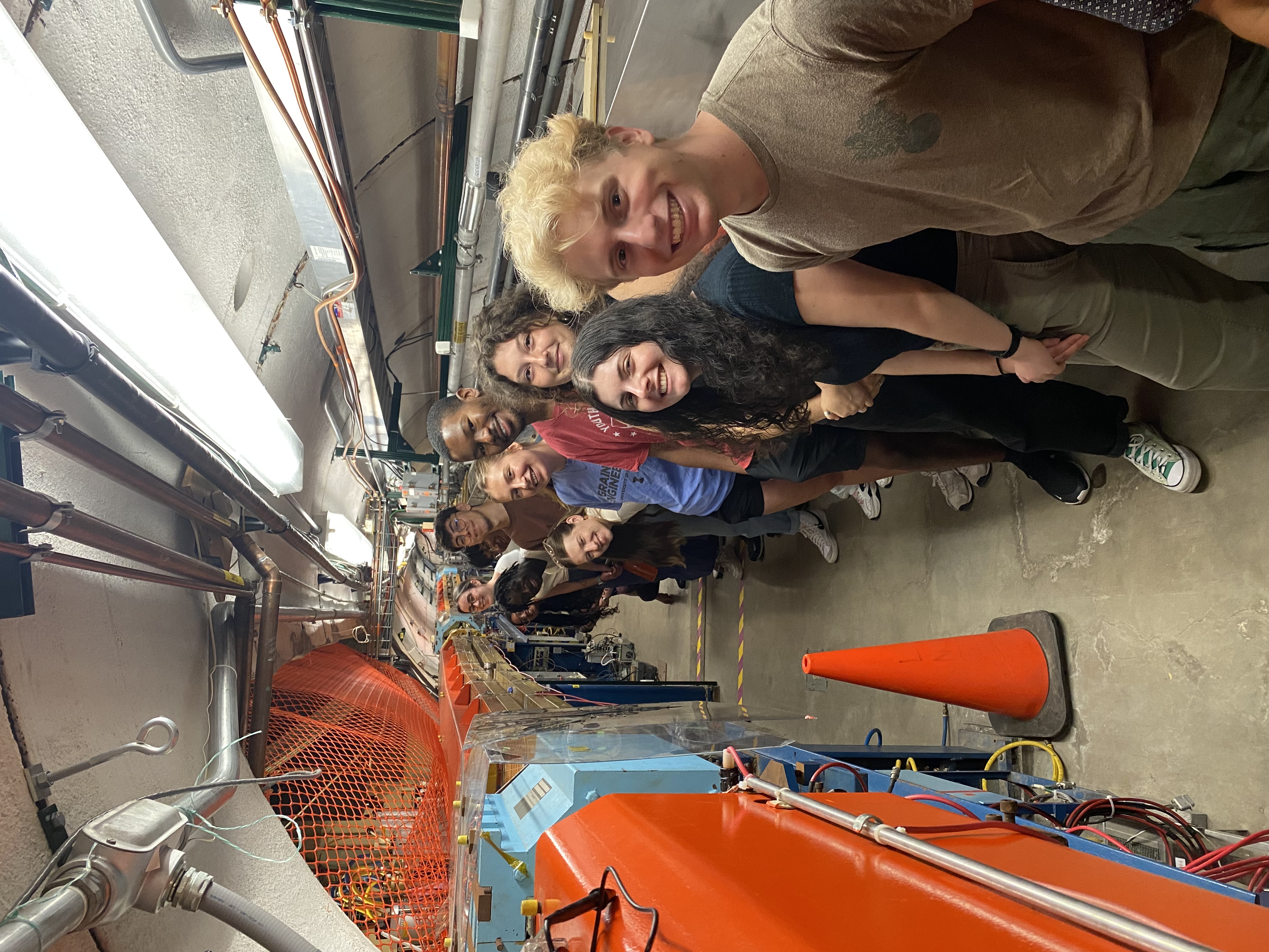 Group photo in the CESR tunnel