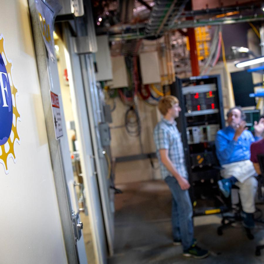 Scientists at the CHEXS beamline