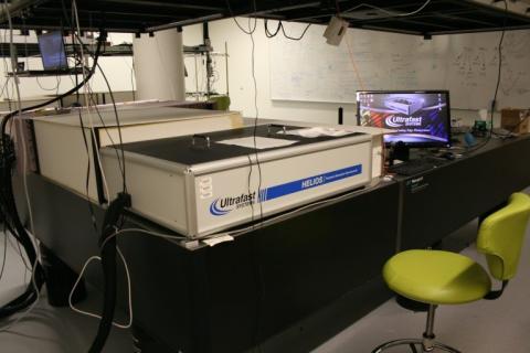 Transient absorption spectrometer