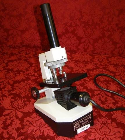 Picture of a Parco EPS series compound microscope