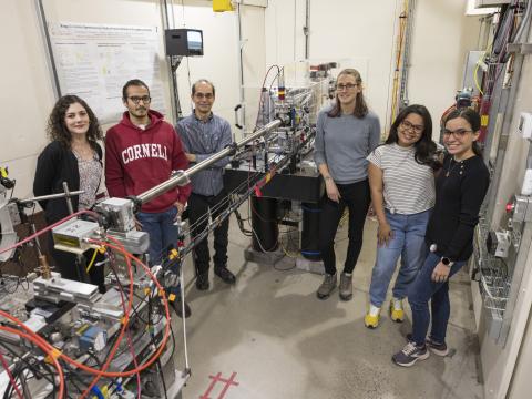 students at CHESS beamline