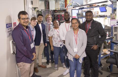 HEXT students at CHESS beamline